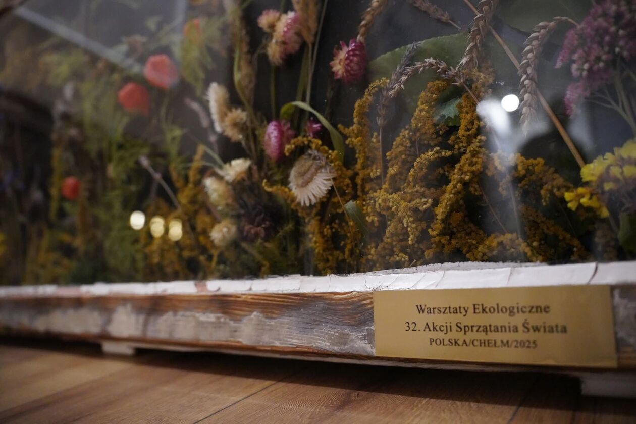  Sztuka z odpadów  (zdjęcie 3) - Autor: Miasto Chełm/fb