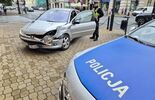 Kolizja trolejbusu z osobówką (zdjęcie 3)