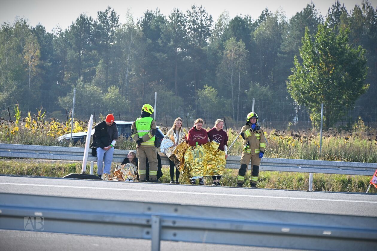  Symulacja wypadku masowego na A2 (zdjęcie 2) - Autor: KM PSP Biała Podlaska, Akademia Bialska