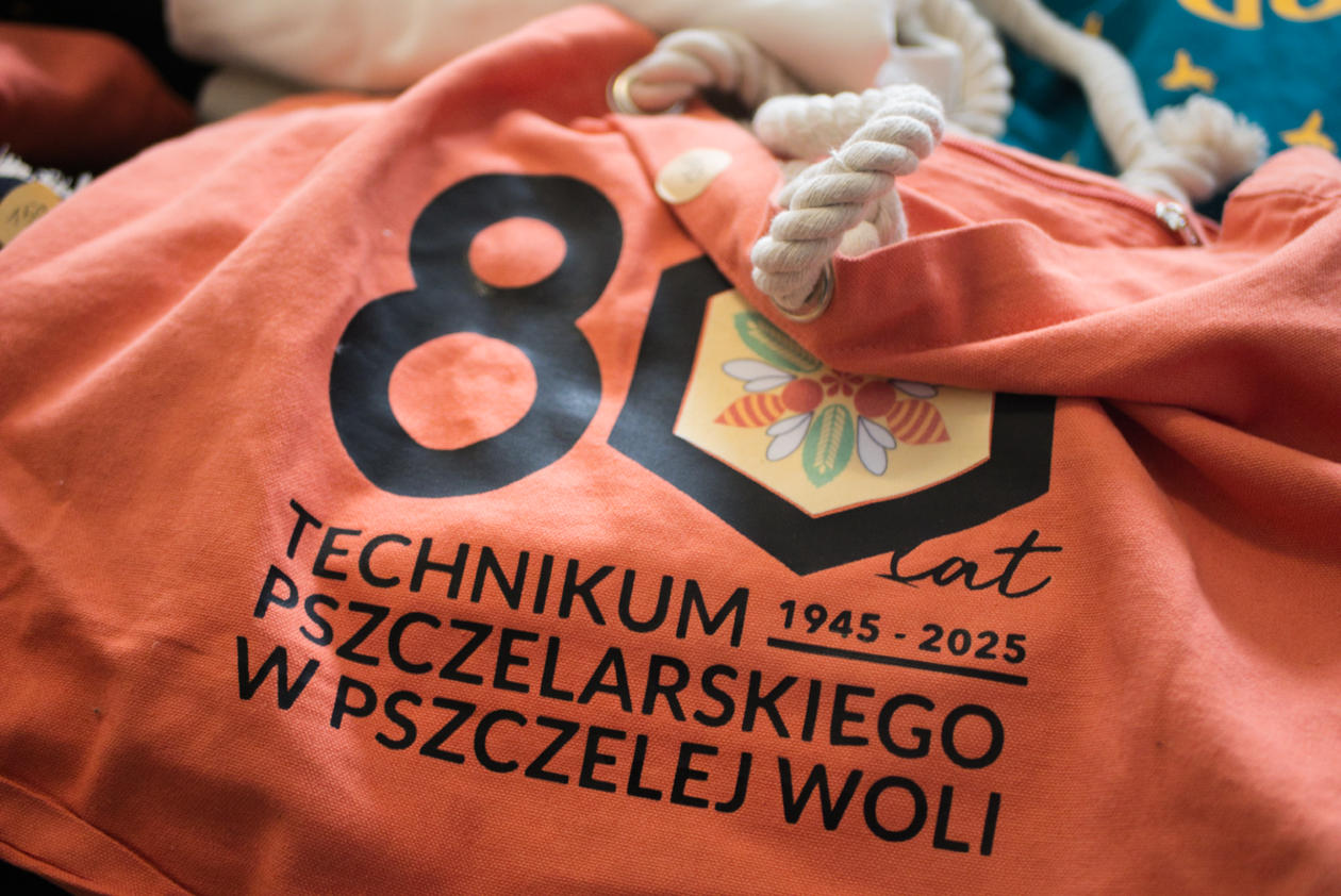  Obchody 80-lecia Technikum Pszczelarskiego w Pszczelej Woli (zdjęcie 33) - Autor: Michał Żyszkiewicz