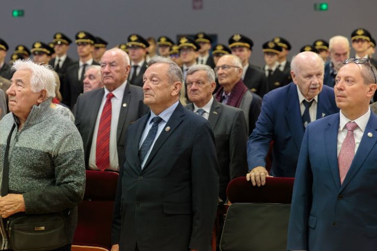  35 lat Klubu Pilotów Doświadczalnych, Inżynierów Prób w Locie i Spadochronowych Skoczków Doświadczal (zdjęcie 4) - Autor: PANS w Chełmie 