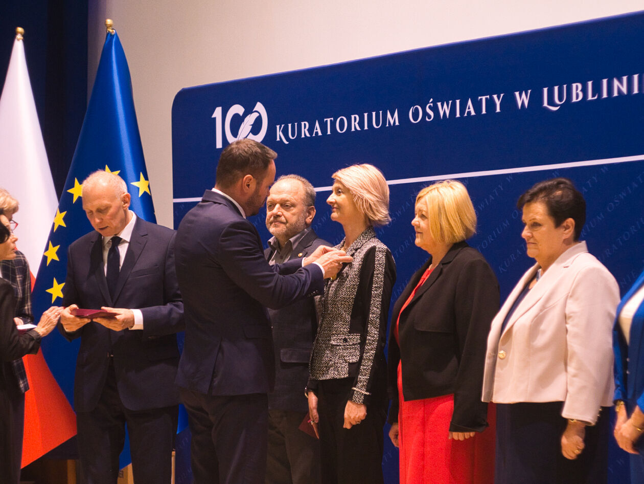  Wręczenie odznaczeń i nagród Ministra Edukacji Narodowej i Lubelskiego Kuratora Oświaty  (zdjęcie 36) - Autor: Michał Żyszkiewicz