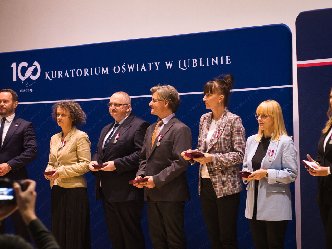  Wręczenie odznaczeń i nagród Ministra Edukacji Narodowej i Lubelskiego Kuratora Oświaty  (zdjęcie 59) - Autor: Michał Żyszkiewicz