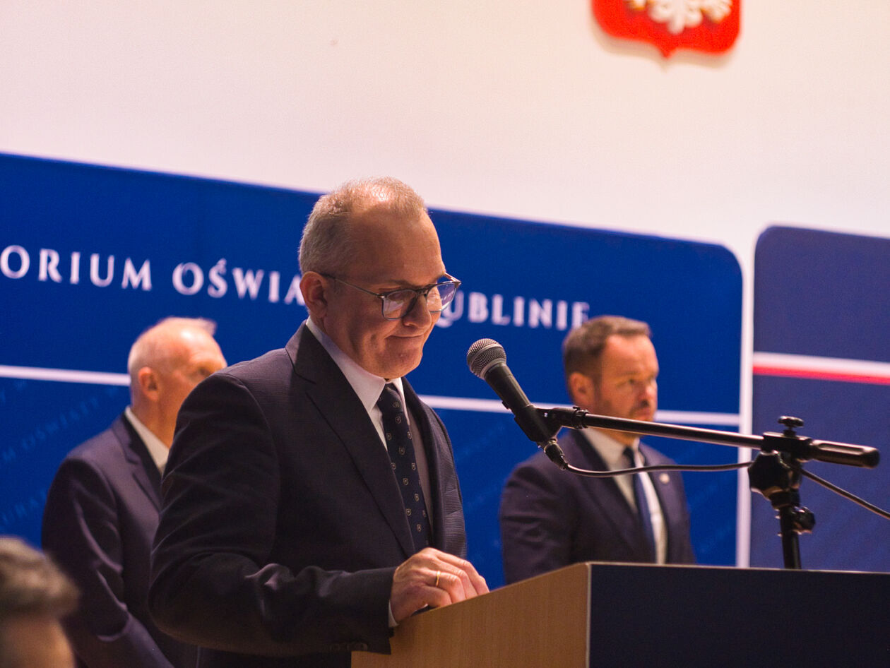  Wręczenie odznaczeń i nagród Ministra Edukacji Narodowej i Lubelskiego Kuratora Oświaty  (zdjęcie 33) - Autor: Michał Żyszkiewicz