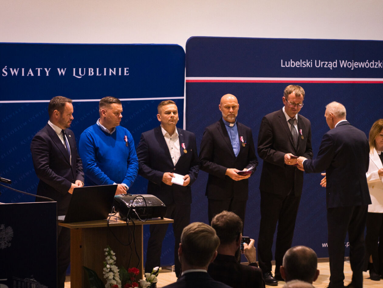  Wręczenie odznaczeń i nagród Ministra Edukacji Narodowej i Lubelskiego Kuratora Oświaty  (zdjęcie 68) - Autor: Michał Żyszkiewicz