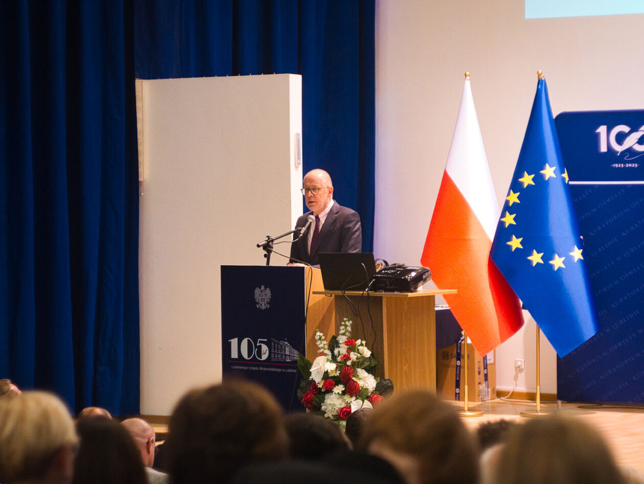  Wręczenie odznaczeń i nagród Ministra Edukacji Narodowej i Lubelskiego Kuratora Oświaty  (zdjęcie 6) - Autor: Michał Żyszkiewicz