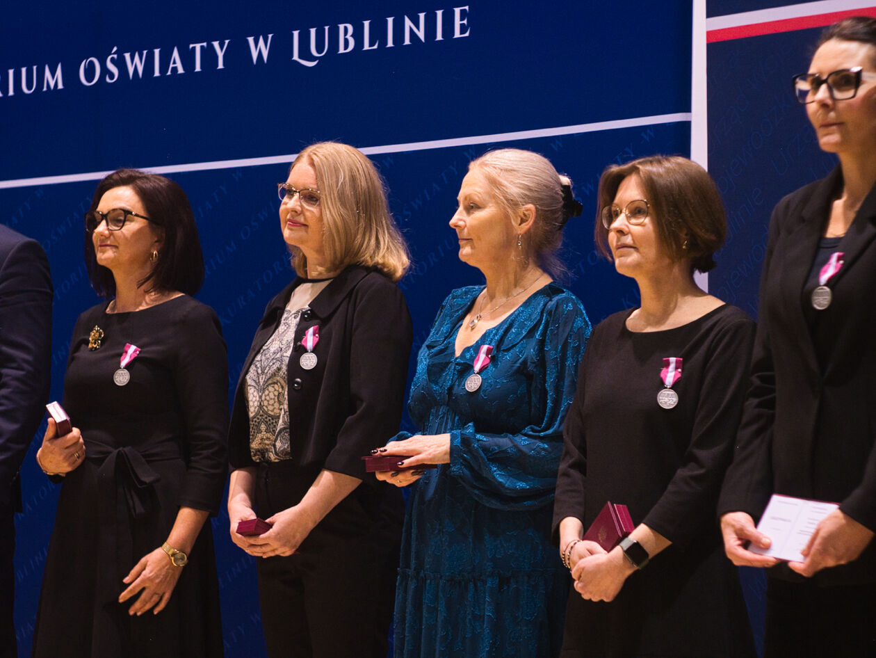  Wręczenie odznaczeń i nagród Ministra Edukacji Narodowej i Lubelskiego Kuratora Oświaty  (zdjęcie 64) - Autor: Michał Żyszkiewicz