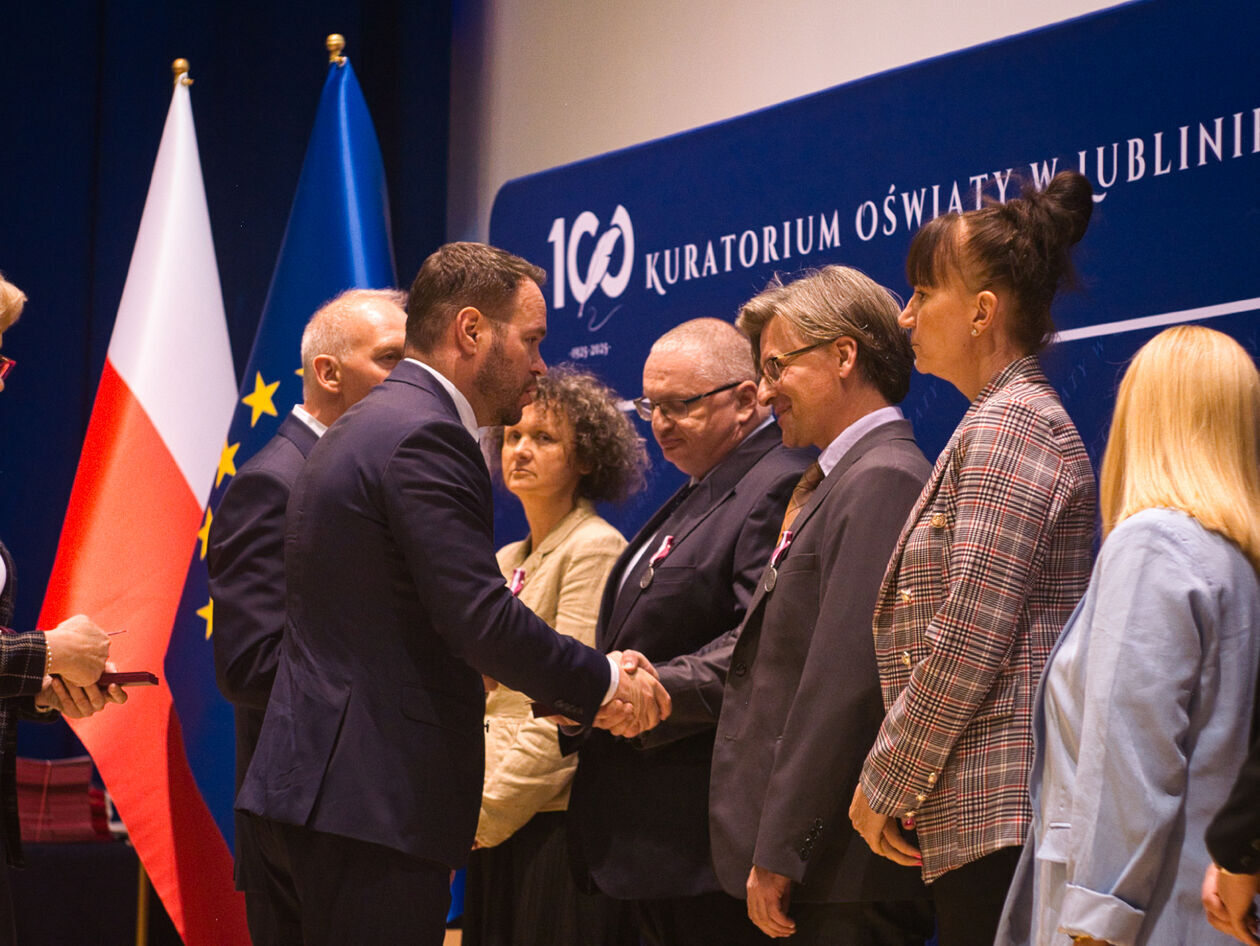  Wręczenie odznaczeń i nagród Ministra Edukacji Narodowej i Lubelskiego Kuratora Oświaty  (zdjęcie 57) - Autor: Michał Żyszkiewicz