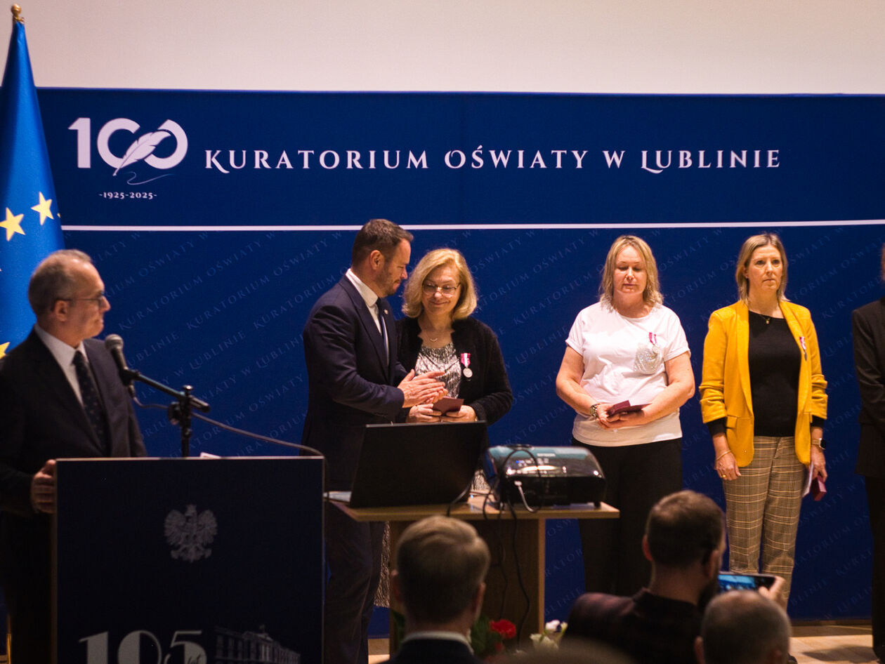  Wręczenie odznaczeń i nagród Ministra Edukacji Narodowej i Lubelskiego Kuratora Oświaty  (zdjęcie 65) - Autor: Michał Żyszkiewicz