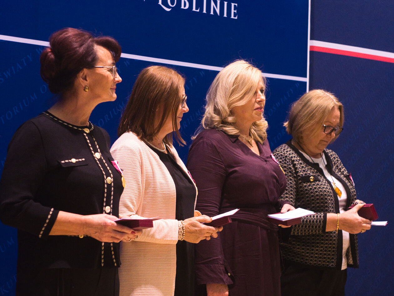  Wręczenie odznaczeń i nagród Ministra Edukacji Narodowej i Lubelskiego Kuratora Oświaty  (zdjęcie 51) - Autor: Michał Żyszkiewicz