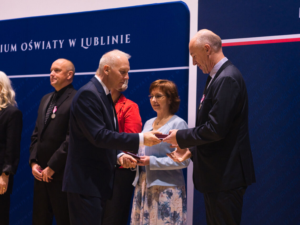  Wręczenie odznaczeń i nagród Ministra Edukacji Narodowej i Lubelskiego Kuratora Oświaty  (zdjęcie 66) - Autor: Michał Żyszkiewicz