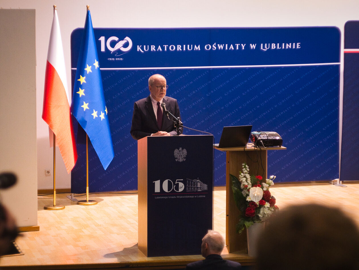  Wręczenie odznaczeń i nagród Ministra Edukacji Narodowej i Lubelskiego Kuratora Oświaty  (zdjęcie 8) - Autor: Michał Żyszkiewicz