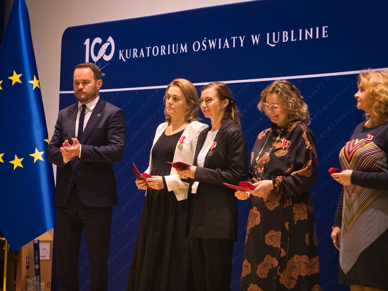  Wręczenie odznaczeń i nagród Ministra Edukacji Narodowej i Lubelskiego Kuratora Oświaty  (zdjęcie 74) - Autor: Michał Żyszkiewicz