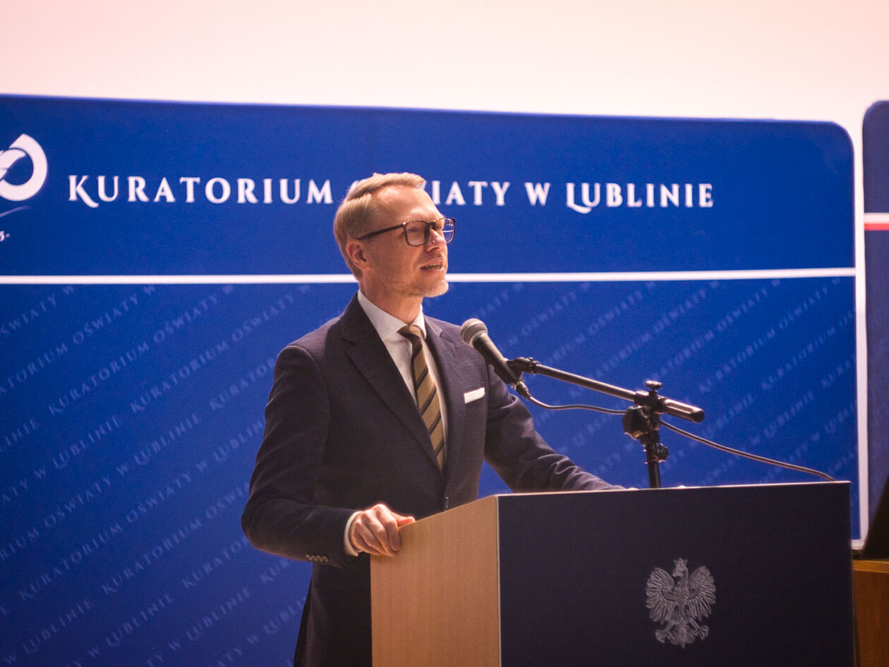  Wręczenie odznaczeń i nagród Ministra Edukacji Narodowej i Lubelskiego Kuratora Oświaty  (zdjęcie 10) - Autor: Michał Żyszkiewicz