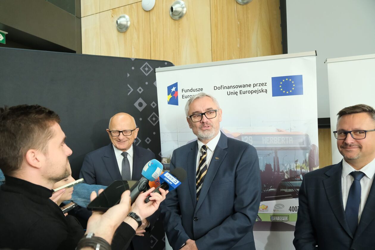  Lubelskie MPK dostanie nowe przegubowce Solarisa (zdjęcie 10) - Autor: DW