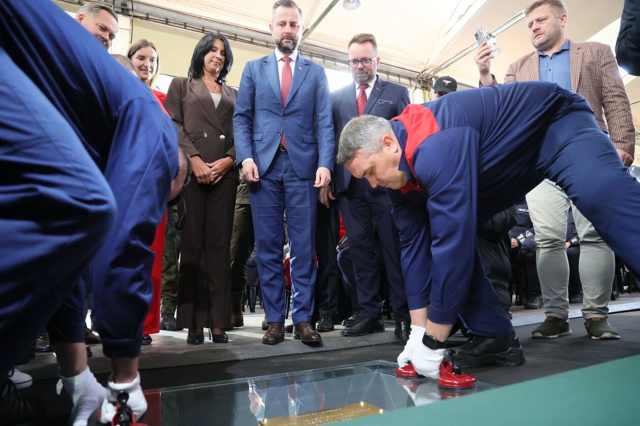  Początek budowy fabryki Mesko w Kraśniku  (zdjęcie 22) - Autor: DW