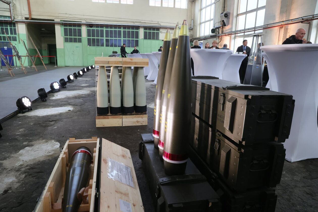  Początek budowy fabryki Mesko w Kraśniku  (zdjęcie 14) - Autor: DW