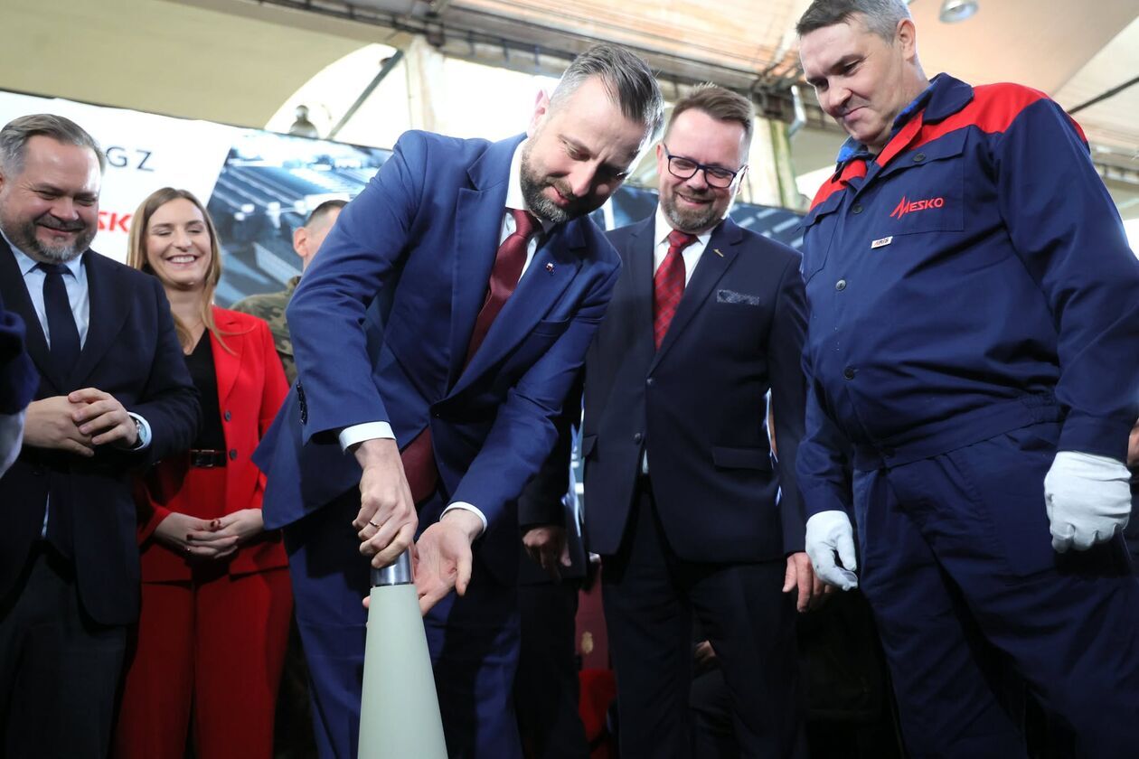  Początek budowy fabryki Mesko w Kraśniku  (zdjęcie 9) - Autor: DW