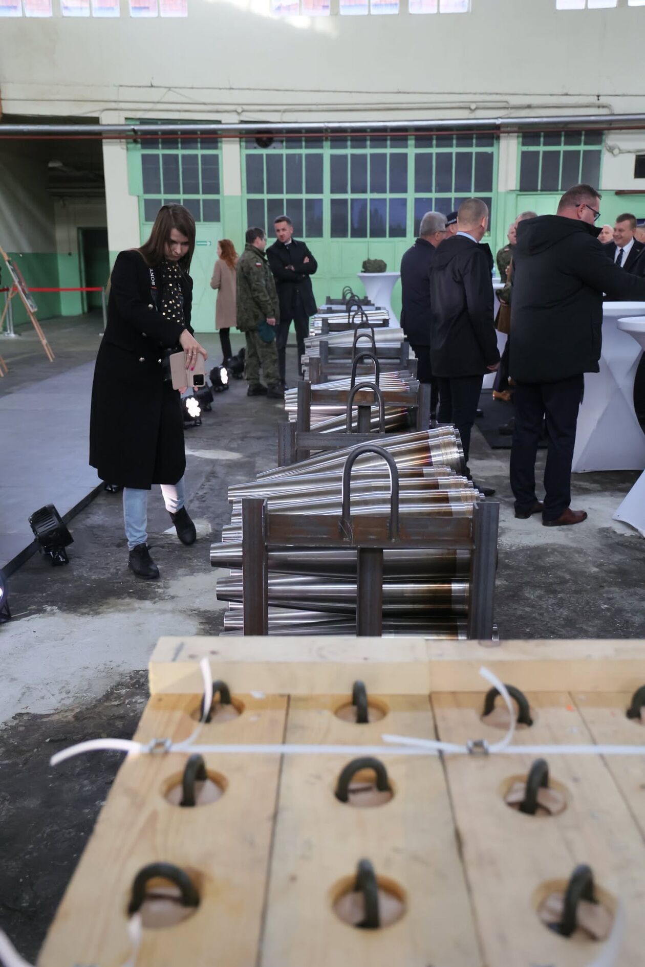  Początek budowy fabryki Mesko w Kraśniku  (zdjęcie 15) - Autor: DW