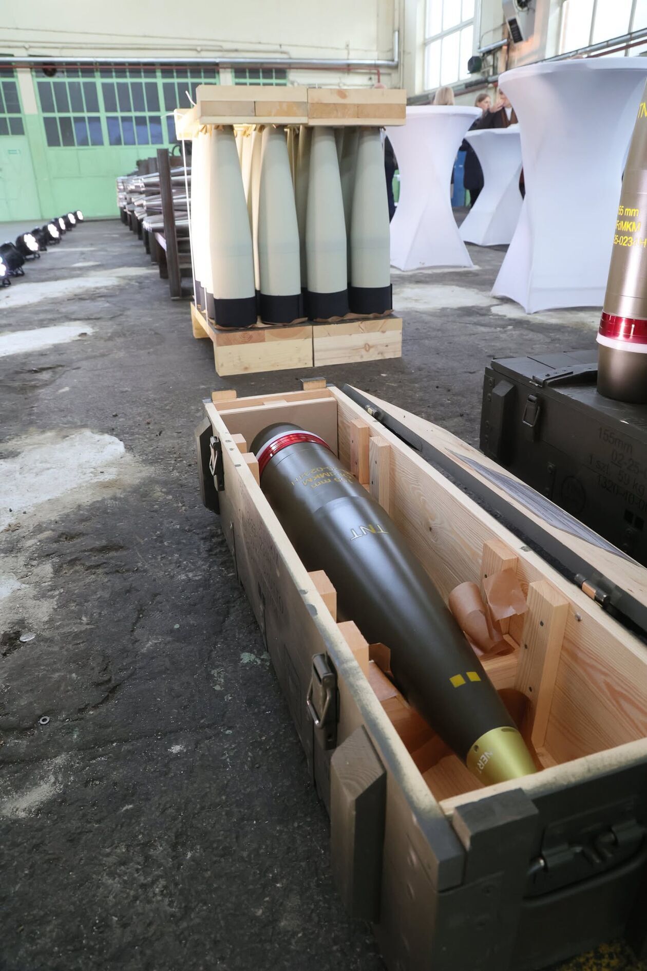  Początek budowy fabryki Mesko w Kraśniku  (zdjęcie 2) - Autor: DW