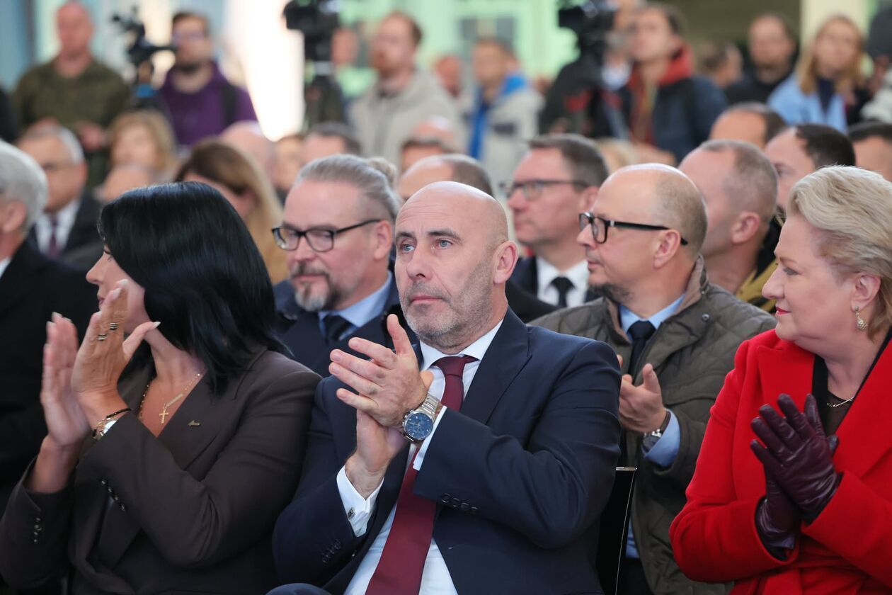  Początek budowy fabryki Mesko w Kraśniku  (zdjęcie 13) - Autor: DW