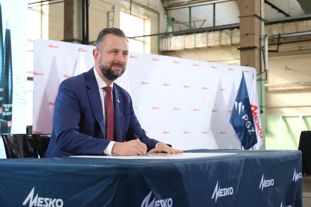  Początek budowy fabryki Mesko w Kraśniku  (zdjęcie 10) - Autor: DW