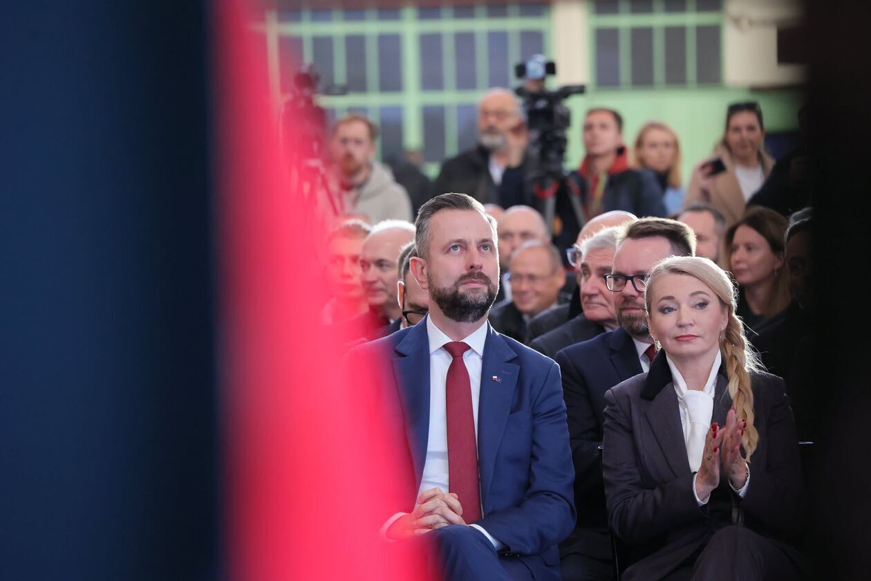  Początek budowy fabryki Mesko w Kraśniku  (zdjęcie 8) - Autor: DW