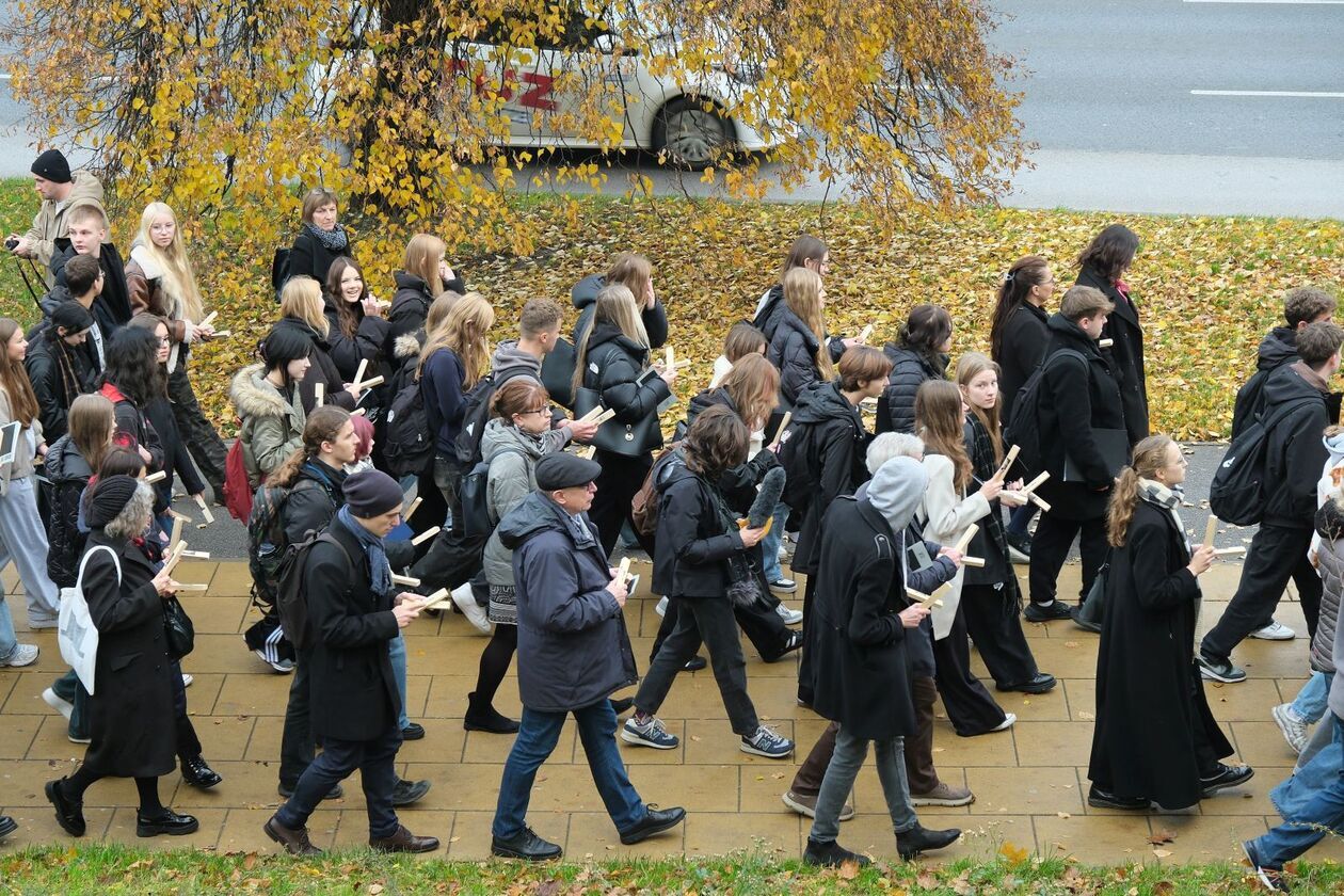   Misterium pt. Lublin. Fuga śmierci. przygotowana przez Teatr NN (zdjęcie 11) - Autor: DW