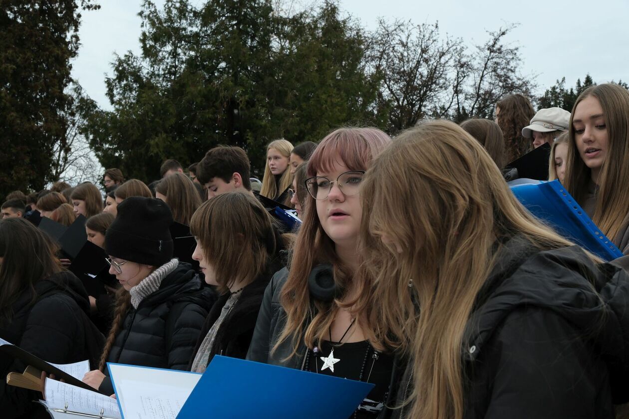   Misterium pt. Lublin. Fuga śmierci. przygotowana przez Teatr NN (zdjęcie 24) - Autor: DW