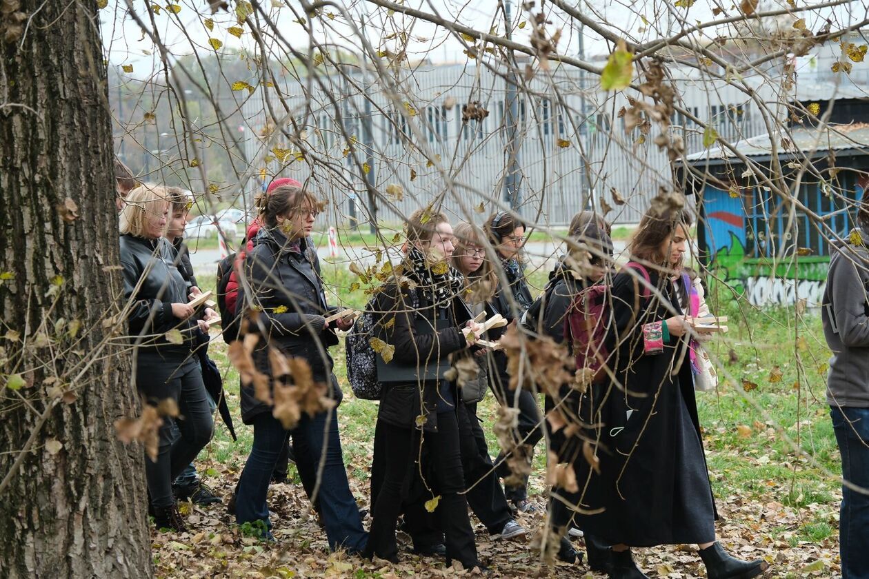   Misterium pt. Lublin. Fuga śmierci. przygotowana przez Teatr NN (zdjęcie 15) - Autor: DW