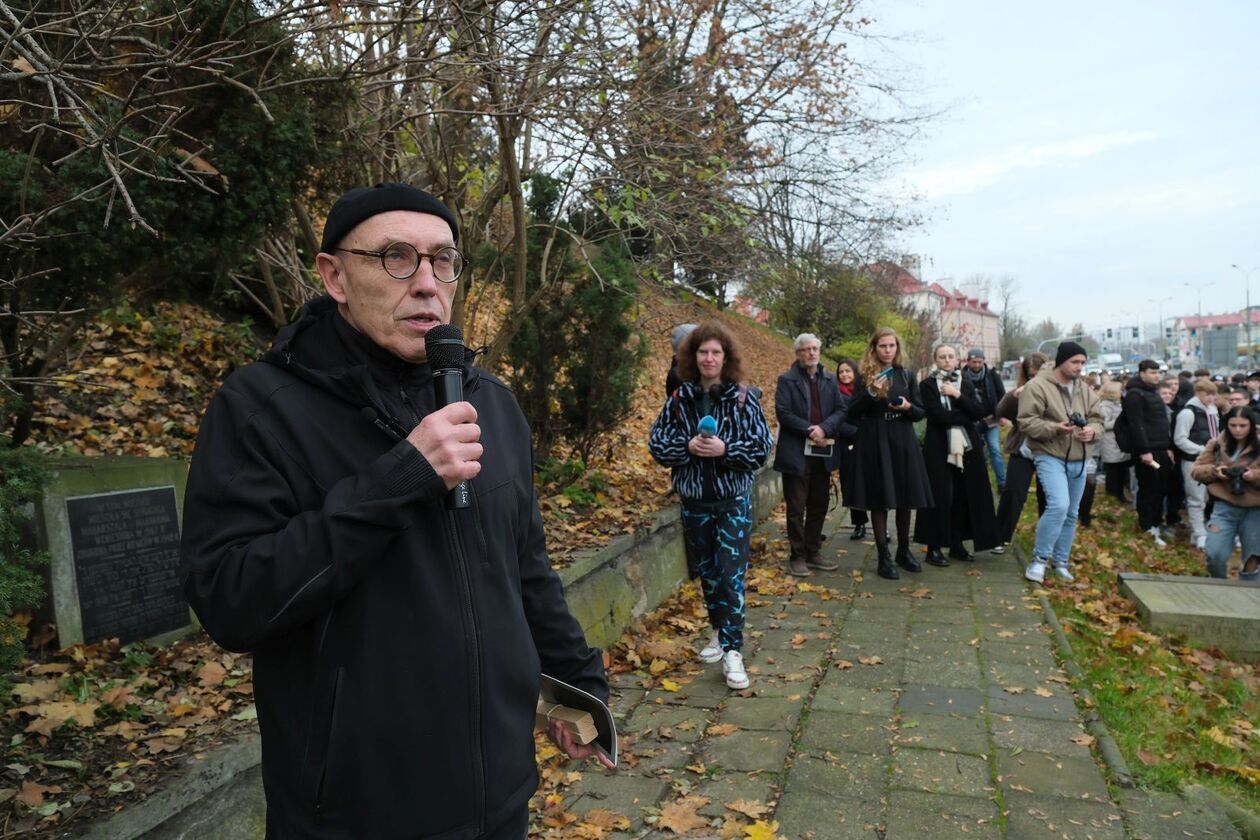   Misterium pt. Lublin. Fuga śmierci. przygotowana przez Teatr NN (zdjęcie 9) - Autor: DW