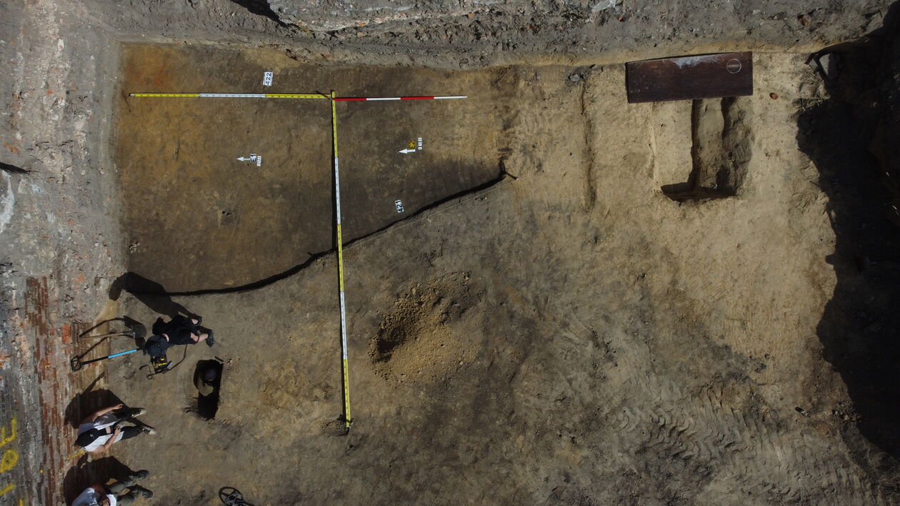 Prace archeologiczne pod Arkadami - Autor: dr Rafał Niedźwiadek - Insytut Archeologii UMCS