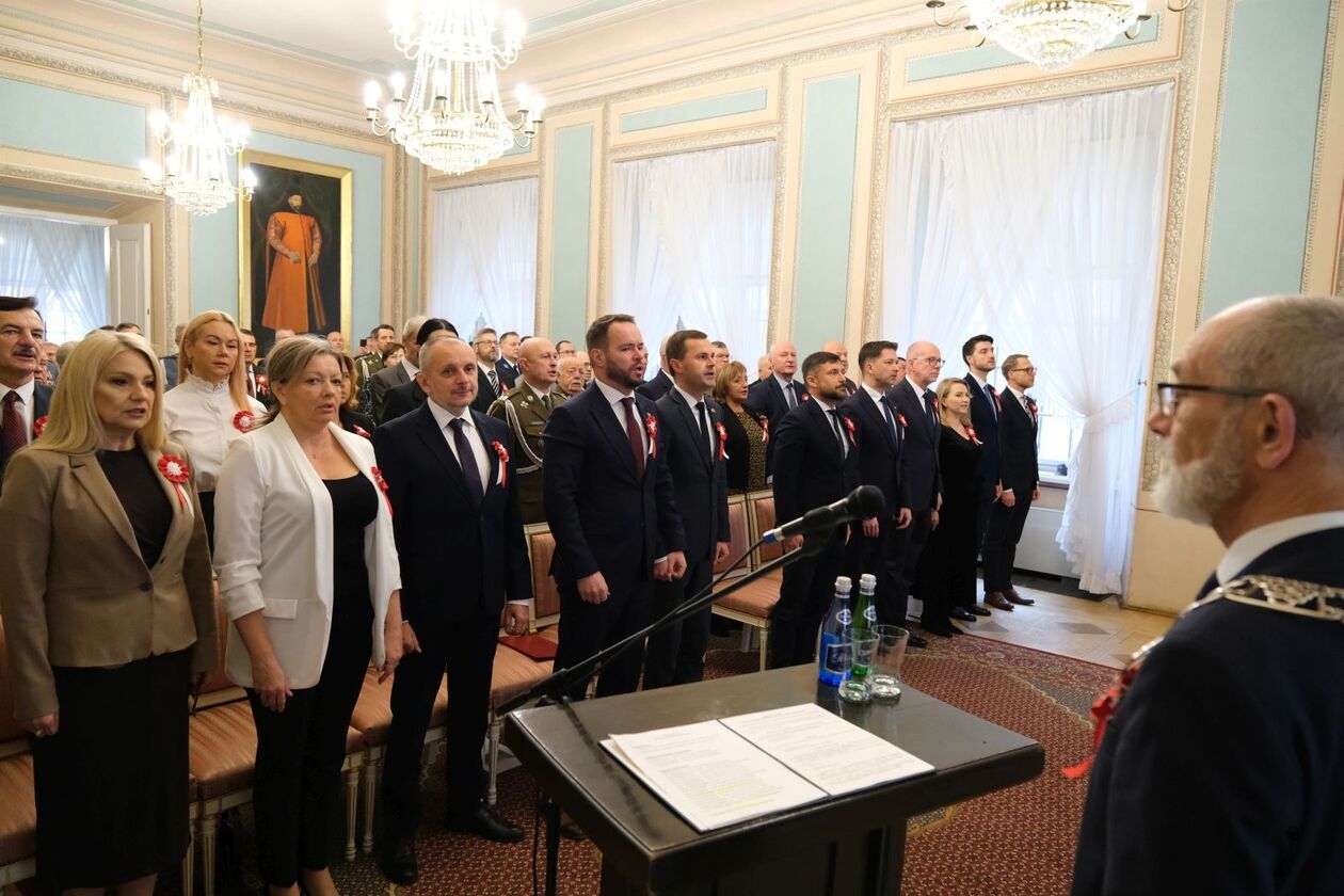  Świętujemy Dzień Niepodległości: uroczysta sesja Rady Miasta Lublin w Trybunale Koronnym (zdjęcie 2) - Autor: DW