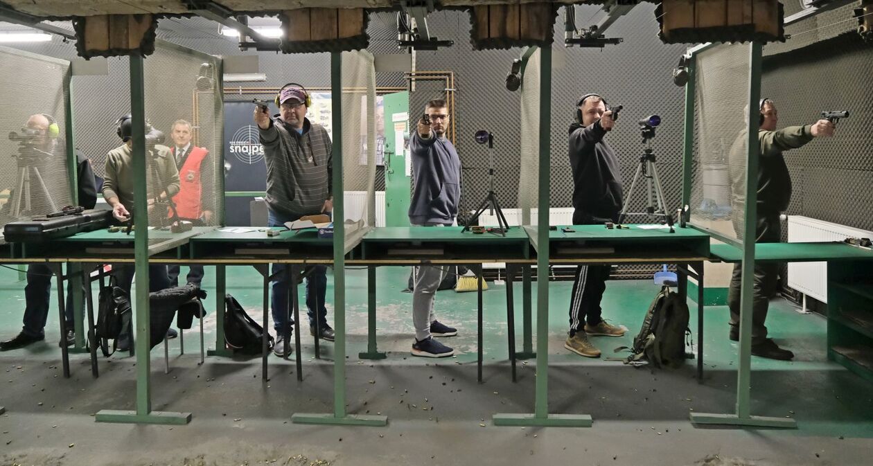  Zawody strzeleckie o Puchar Niepodległości (zdjęcie 8) - Autor: DW