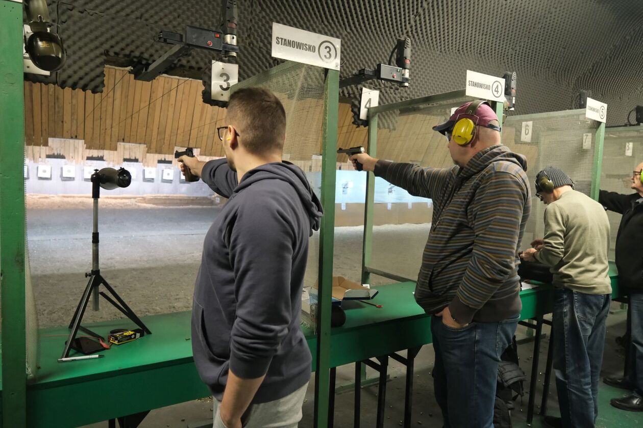  Zawody strzeleckie o Puchar Niepodległości (zdjęcie 16) - Autor: DW