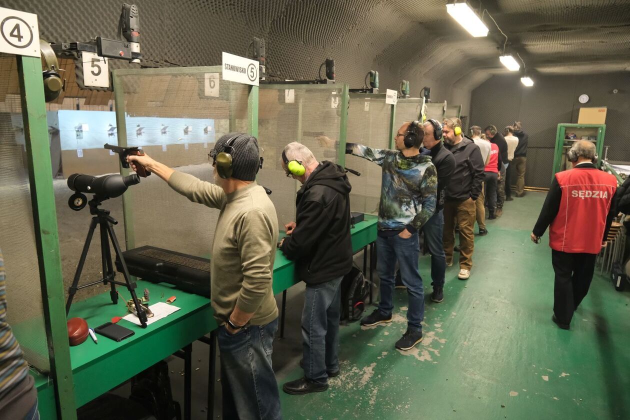  Zawody strzeleckie o Puchar Niepodległości (zdjęcie 21) - Autor: DW