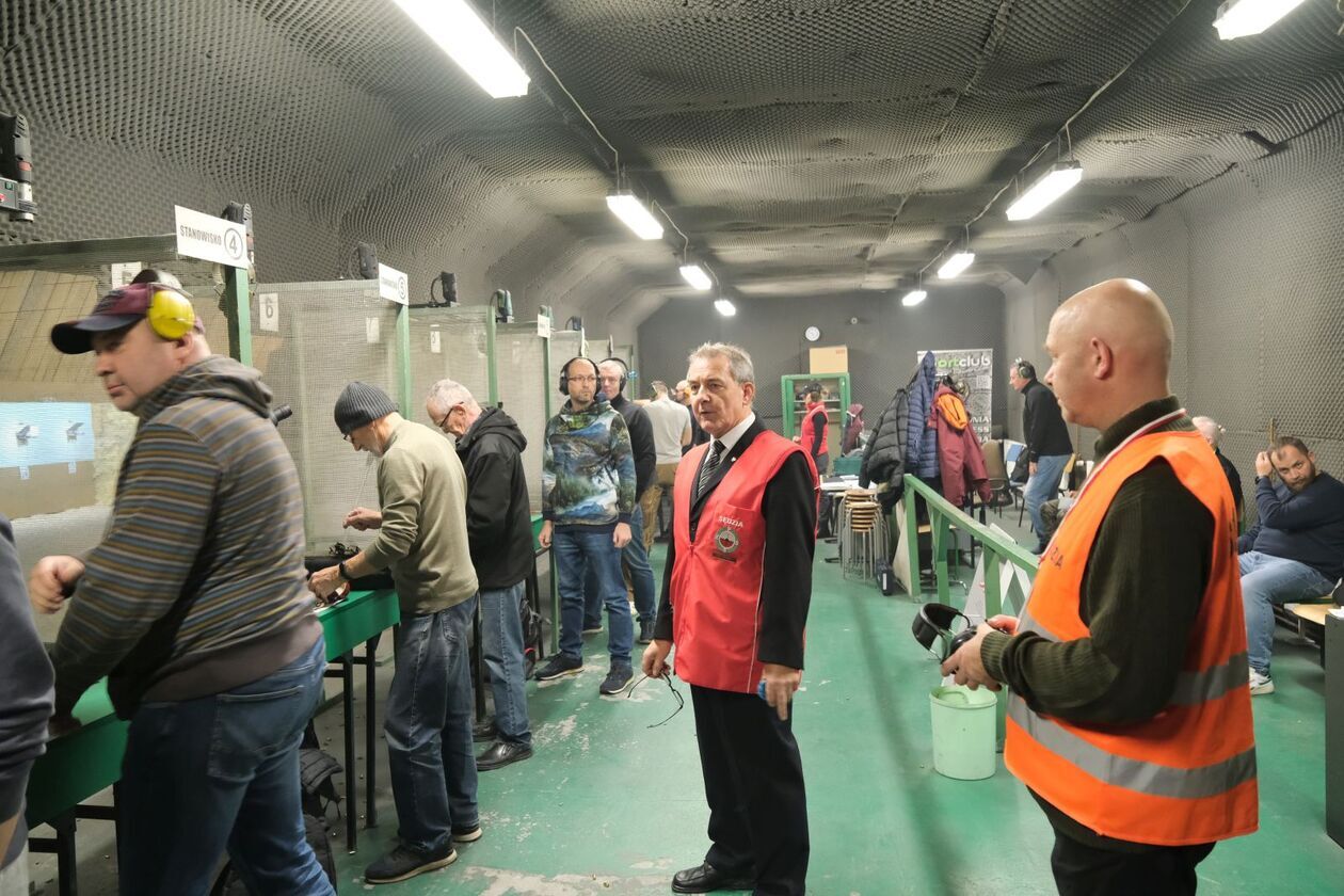  Zawody strzeleckie o Puchar Niepodległości (zdjęcie 3) - Autor: DW