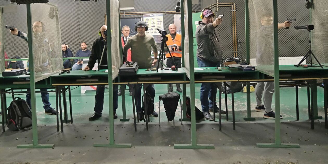  Zawody strzeleckie o Puchar Niepodległości (zdjęcie 9) - Autor: DW