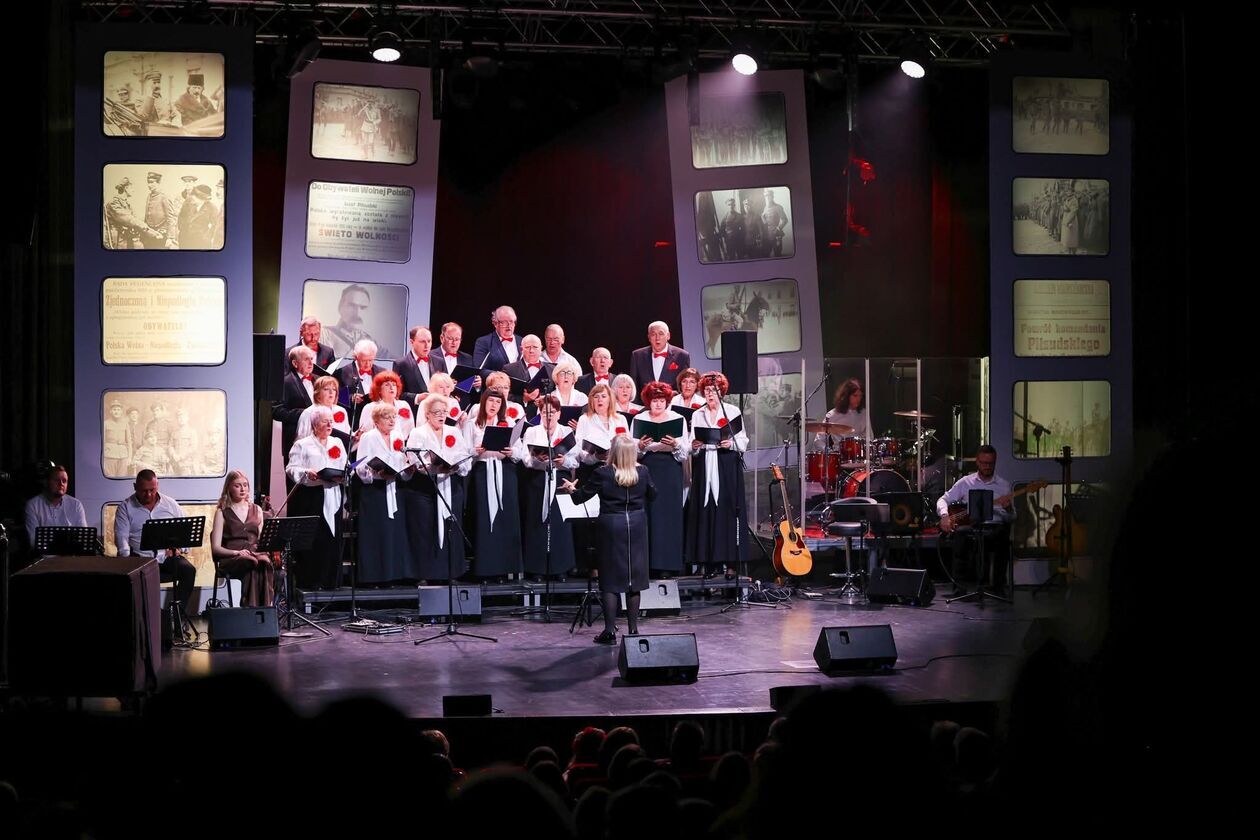  Święto Niepodległości w Chełmie  (zdjęcie 39) - Autor: Chełmski Dom Kultury/fb