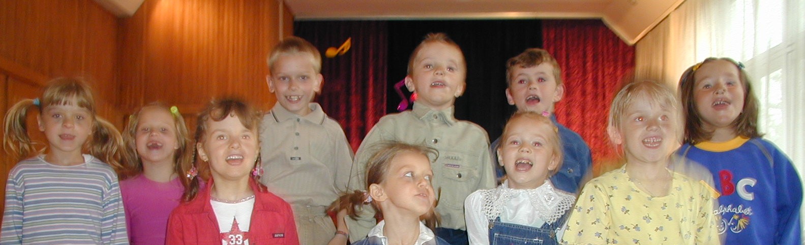 Najmłodsza "przedszkolna” grupa "Chwilki” podczas próby przed występem na niedzielnym festynie