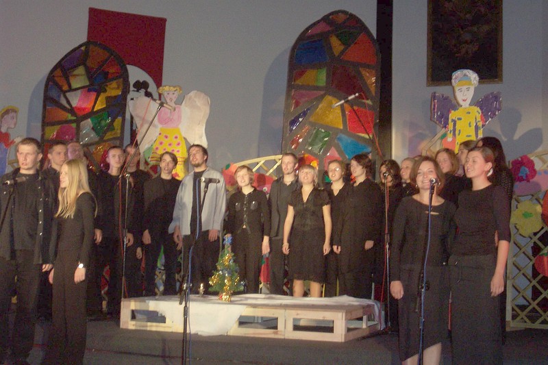 Występ młodych aktorów w kościele pod wezwaniem św. Trójcy w Terespolu<br />
