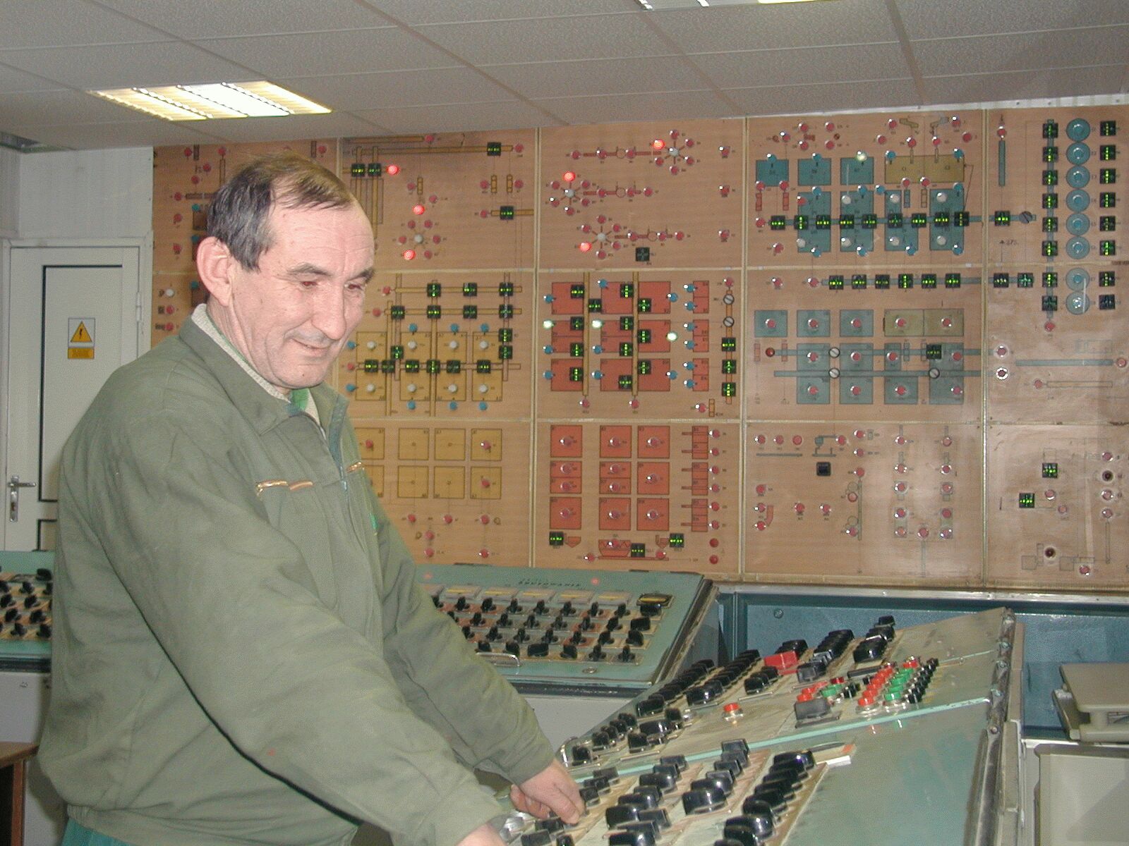 Procesem produkcyjnym w Przedsiębiorstwie Przemysłu Paszowego "Bacutil” w Bedlnie sterują komputery