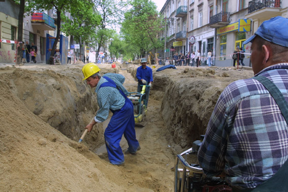 Ulica Narutowicza przypomina na razie wielki plac budowy