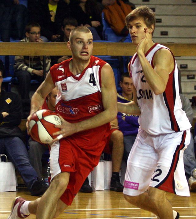 Sergiusz Prażmo (z piłką) zagra w Meczu Gwiazd I ligi (Jacek Świerczyński)