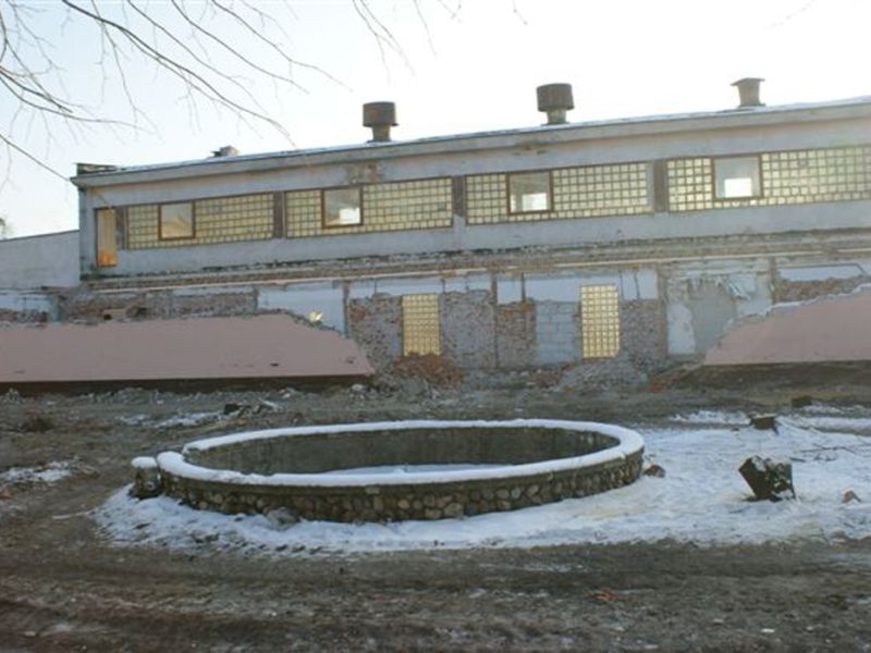 Pierwszy etap remontu hali MOSiR sprowadza się do jej częściowej rozbiórki (Krzysztof Skibiński)