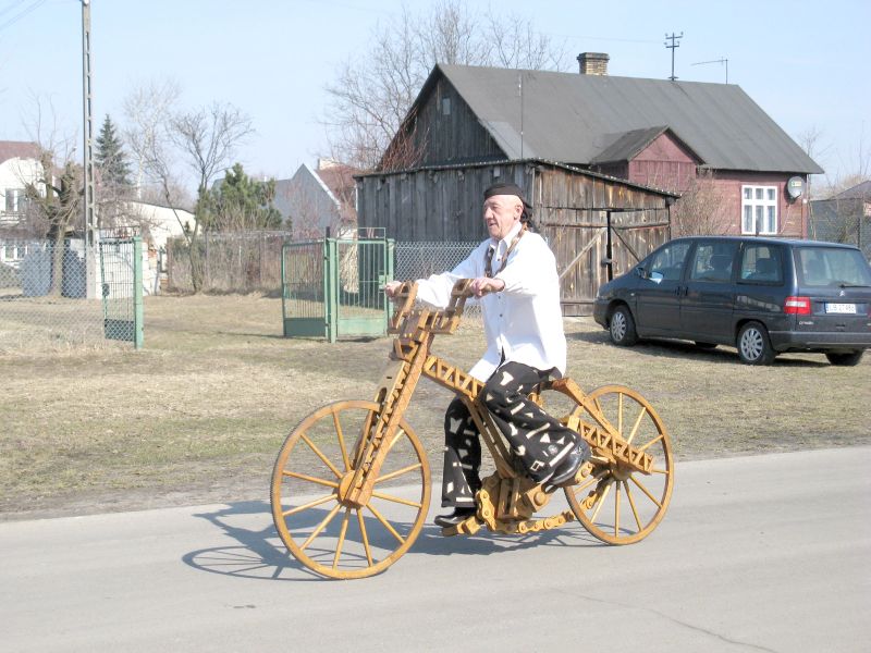 Sławomir Weremkowicz na jednym ze swoich rowerów (Marek Pietrzela)
