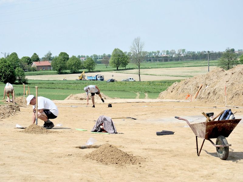 Na odcinku Sielce–Bogucin archeolodzy pracują na trzech stanowiskach