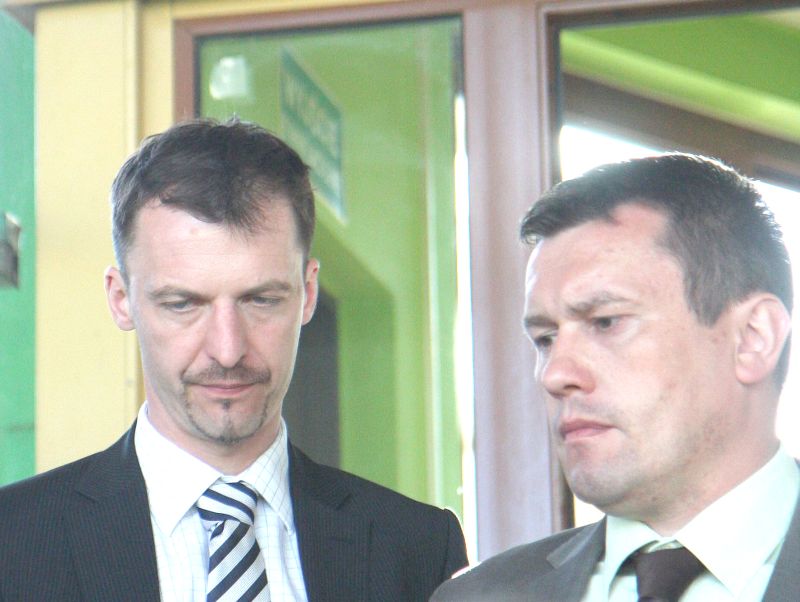 Z prawej prezes GKS Bogdanka Łęczna Artur Kapelko. Obok były zawodnik "zielono-czarnych” Bartosz Ju
