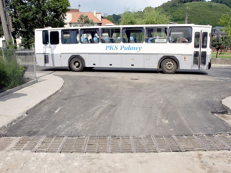 Puławski PKS dociera także do miejscowości, do których nie opłaca się jeździć innym przewoźnikom  (B