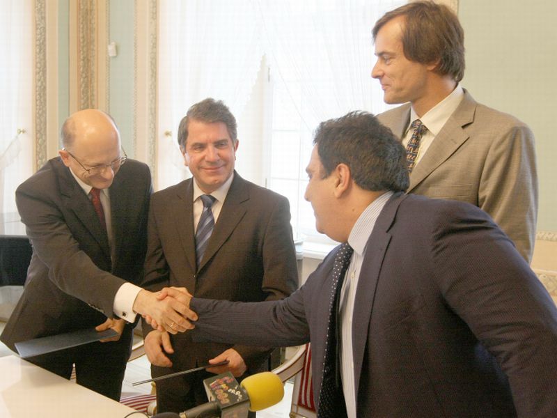 List intencyjny podpisali wczoraj (od lewej): prezydent Lublina Krzysztof Żuk, rektor UMCS prof. And